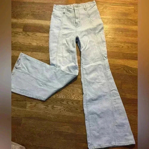 We the Free by Free People Super Flare High Waisted Light Wash Jeans, Size 29 - Picture 1 of 9
